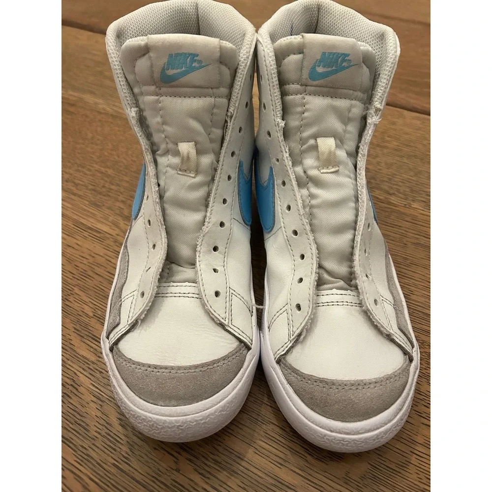 Nike‎ Youth High-Top Sneakers – Size 5